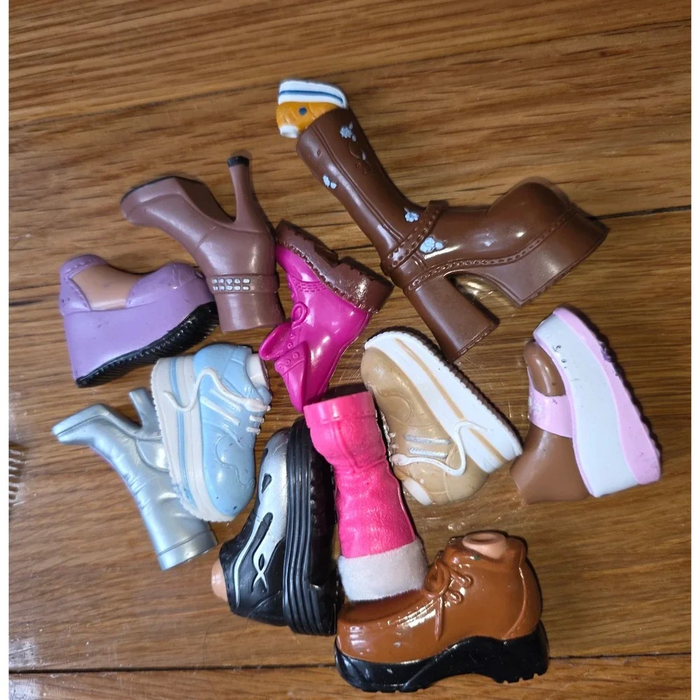 2001 Bratz Doll Lot 12 Dolls Clothes Access‎ Shoes Cloe Yasmin Sasha Jade Boyz
